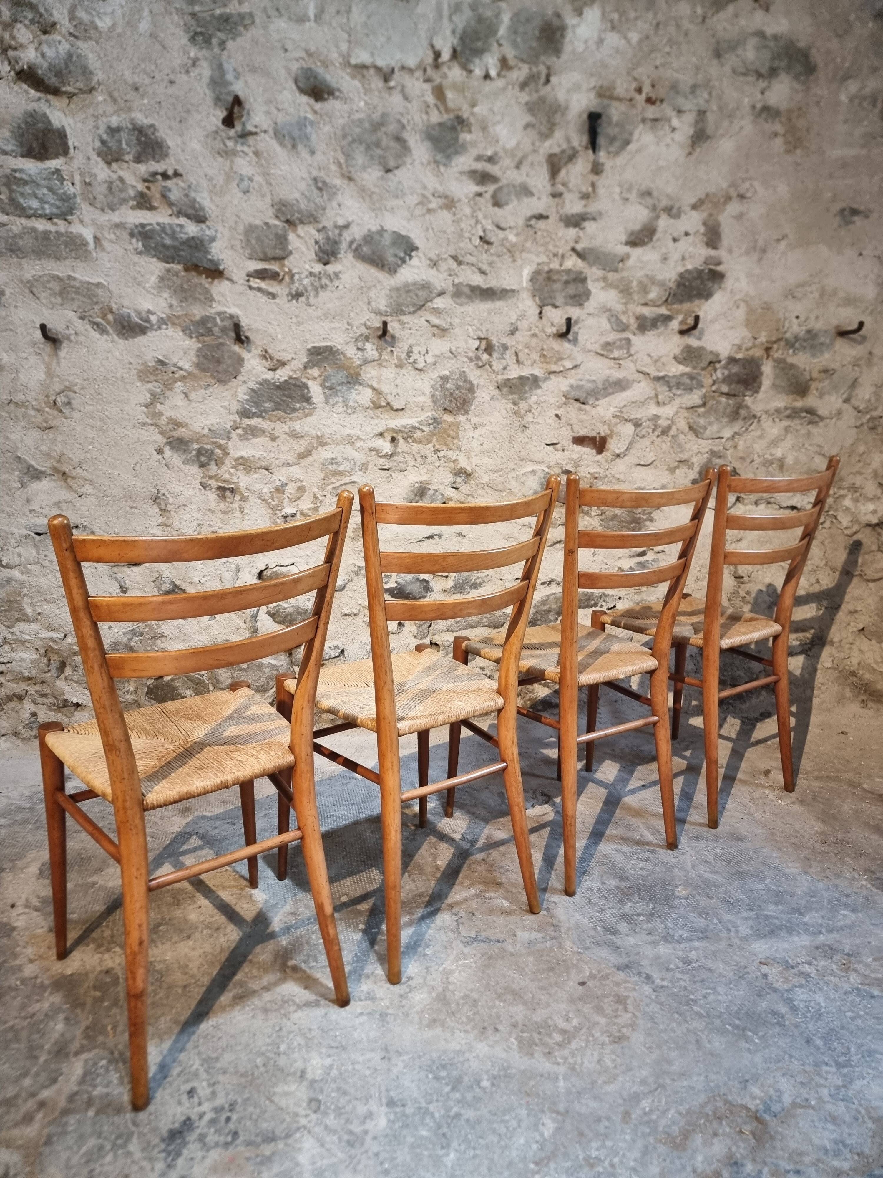 Ensemble de 4 chaises de salle à manger italiennes mid-century avec assises tressées, vers 1950–1970