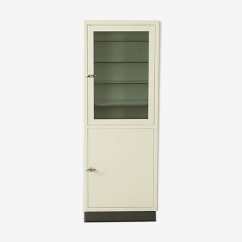 1950s medicine cabinet, Schmitz