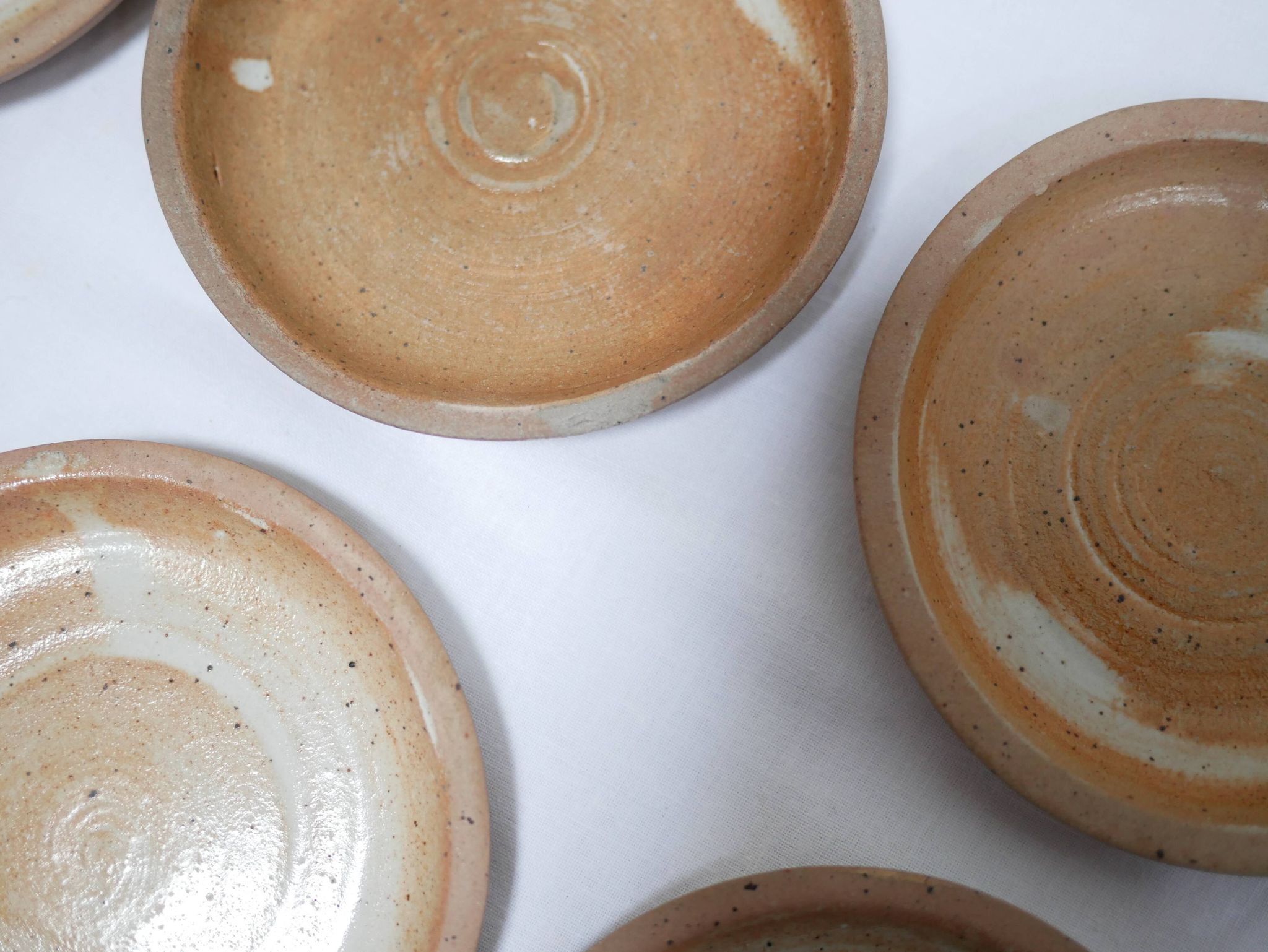 Série de 8 tasses et sous tasses vintage en grès