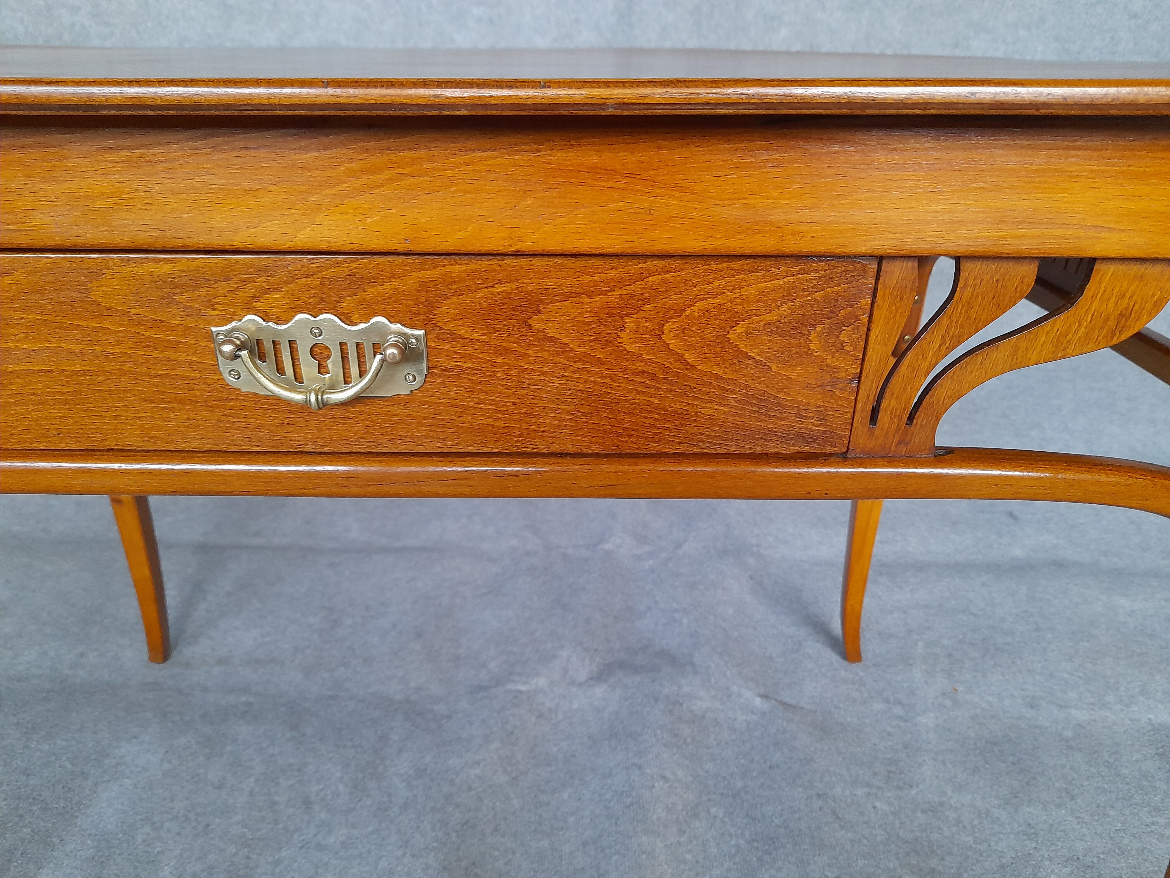 Bureau plat art nouveau estampillé de Kohn