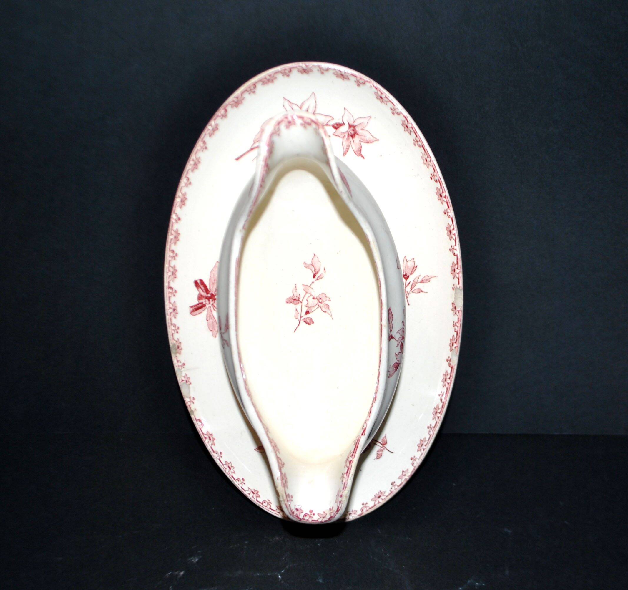 Sarreguemines earthenware gravy boat, Red Favorite with birds