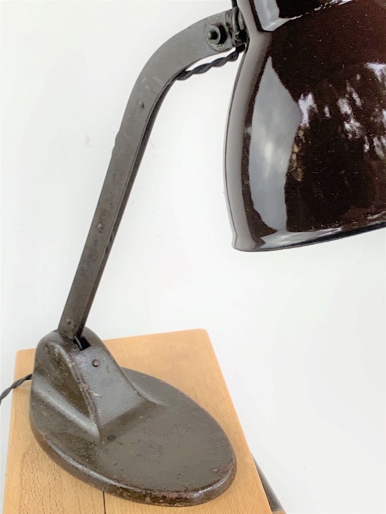 Lampe allemande 1930 émail brun marron bauhaus