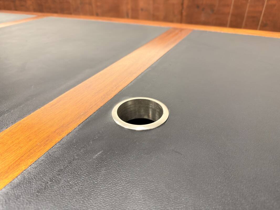 Large Classic English Chesterfield Desk Partnerdesk