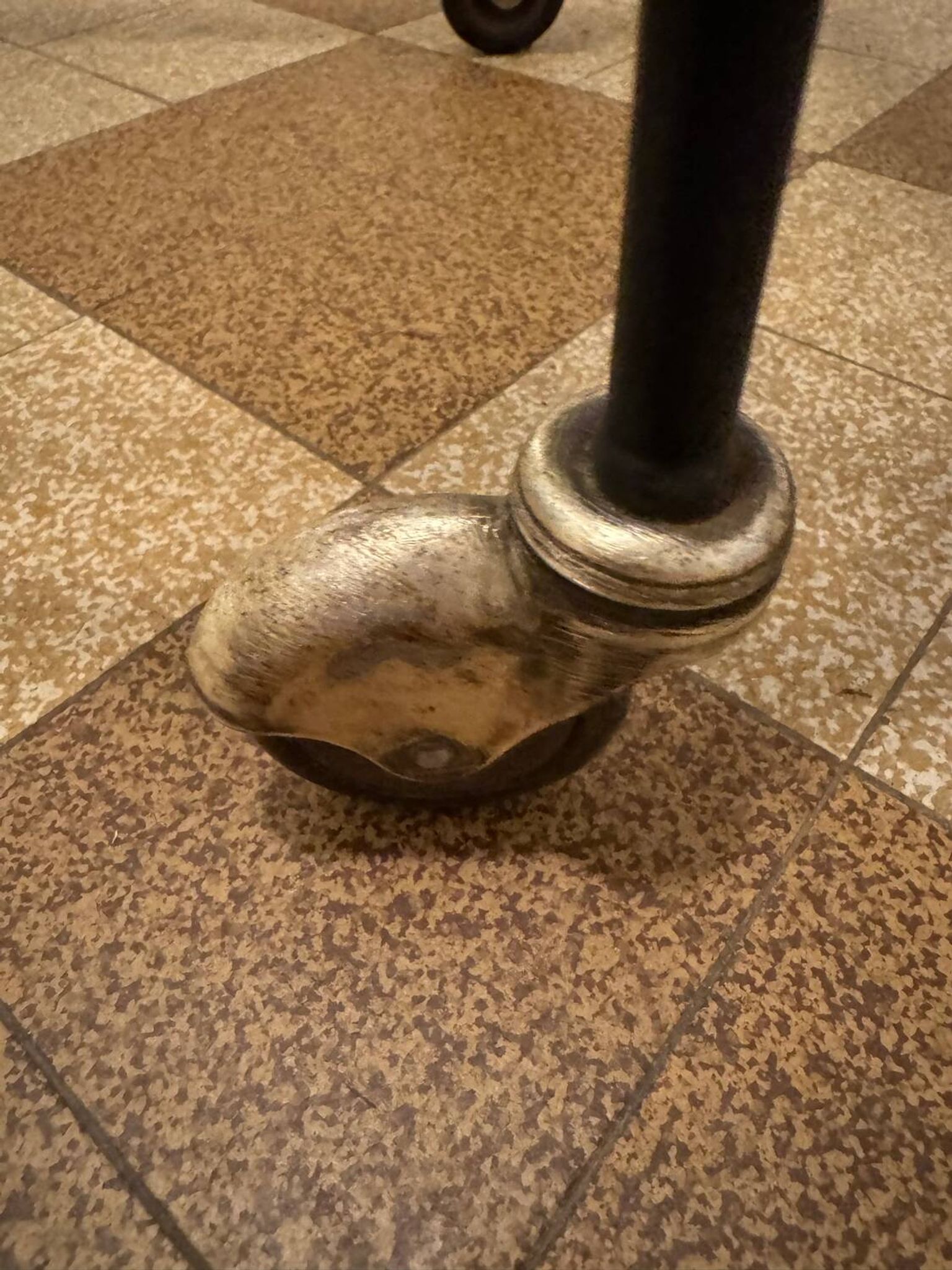 Rolling trolley 60s compass feet
