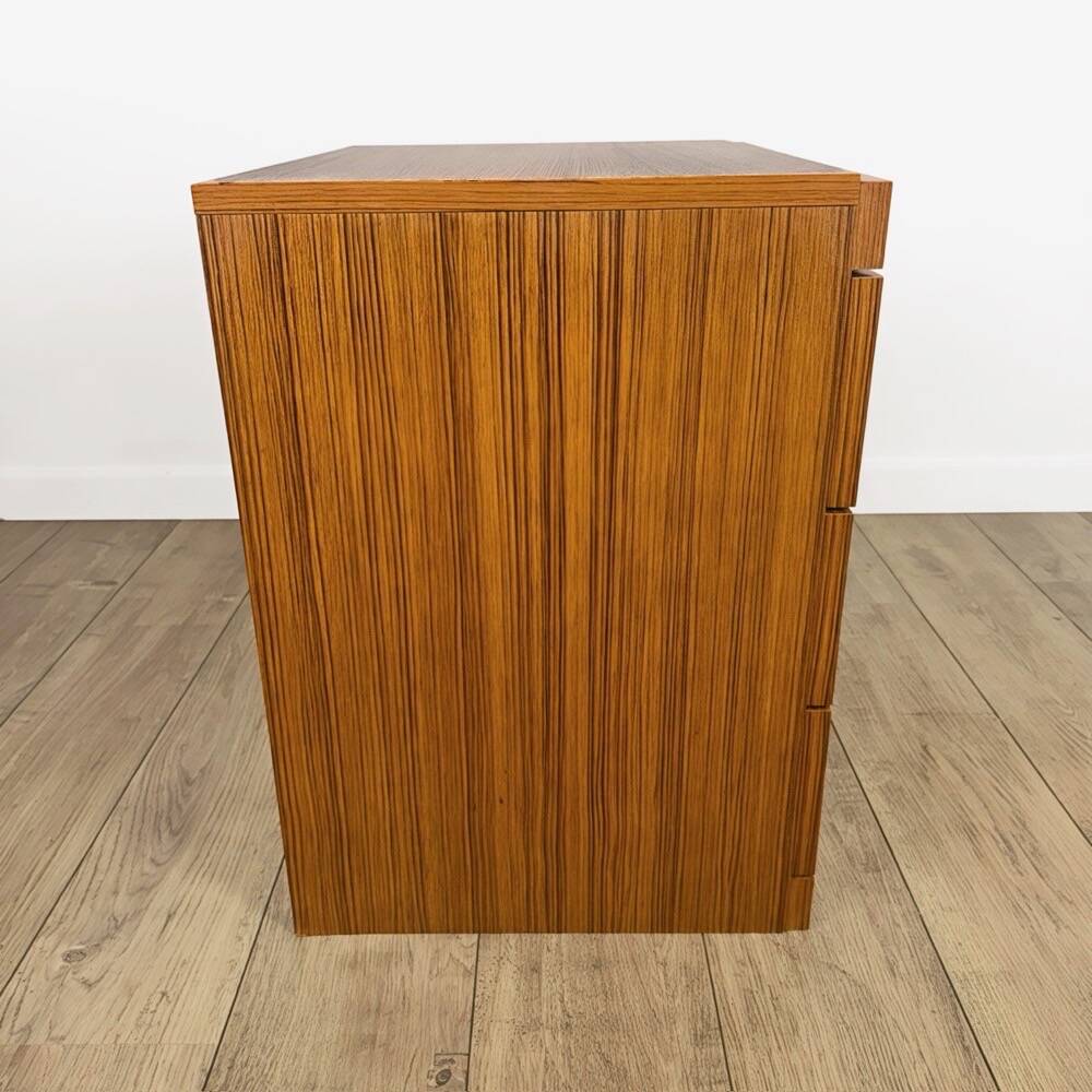 Danish teak veneer chest of drawers from the 1970s.