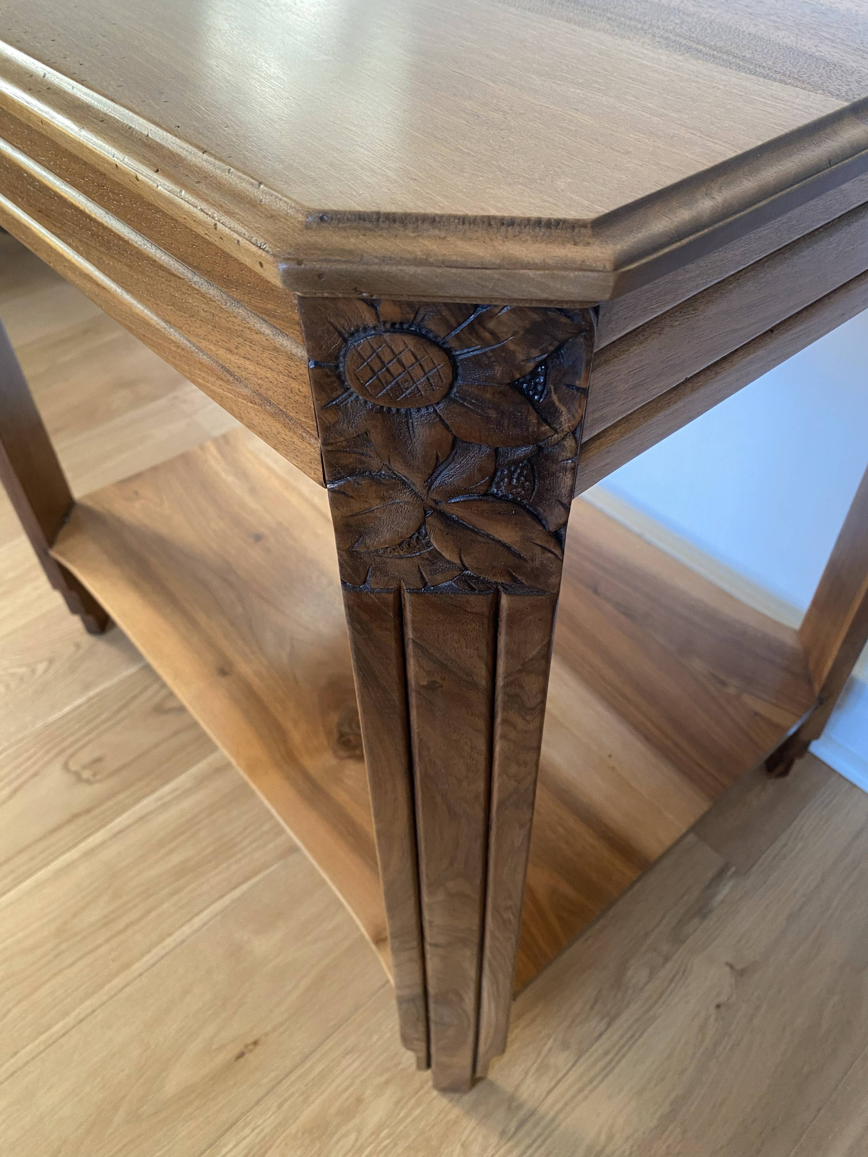 Art Deco side table in solid walnut – restored antique furniture