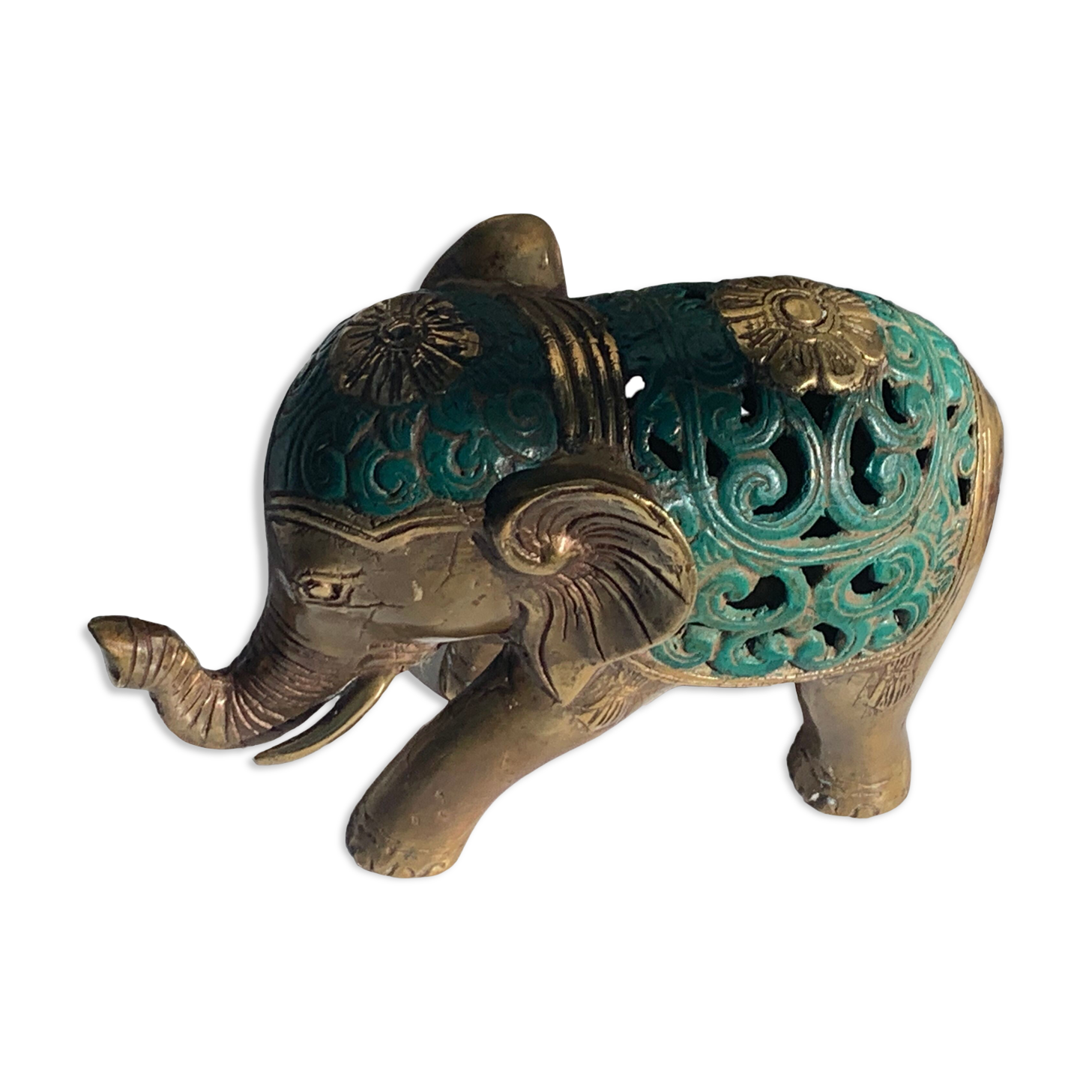 Éléphant en laiton doré et patine verte vintage