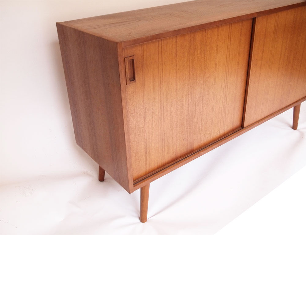 Enfilade scandinave portes coulissantes teck miel