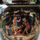 Vase amphore antique grec estampillé motifs scènes de vie de la mythologie grec. incrustations or