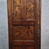 Armoire époque Louis XV en marquéterie, orme et noyer