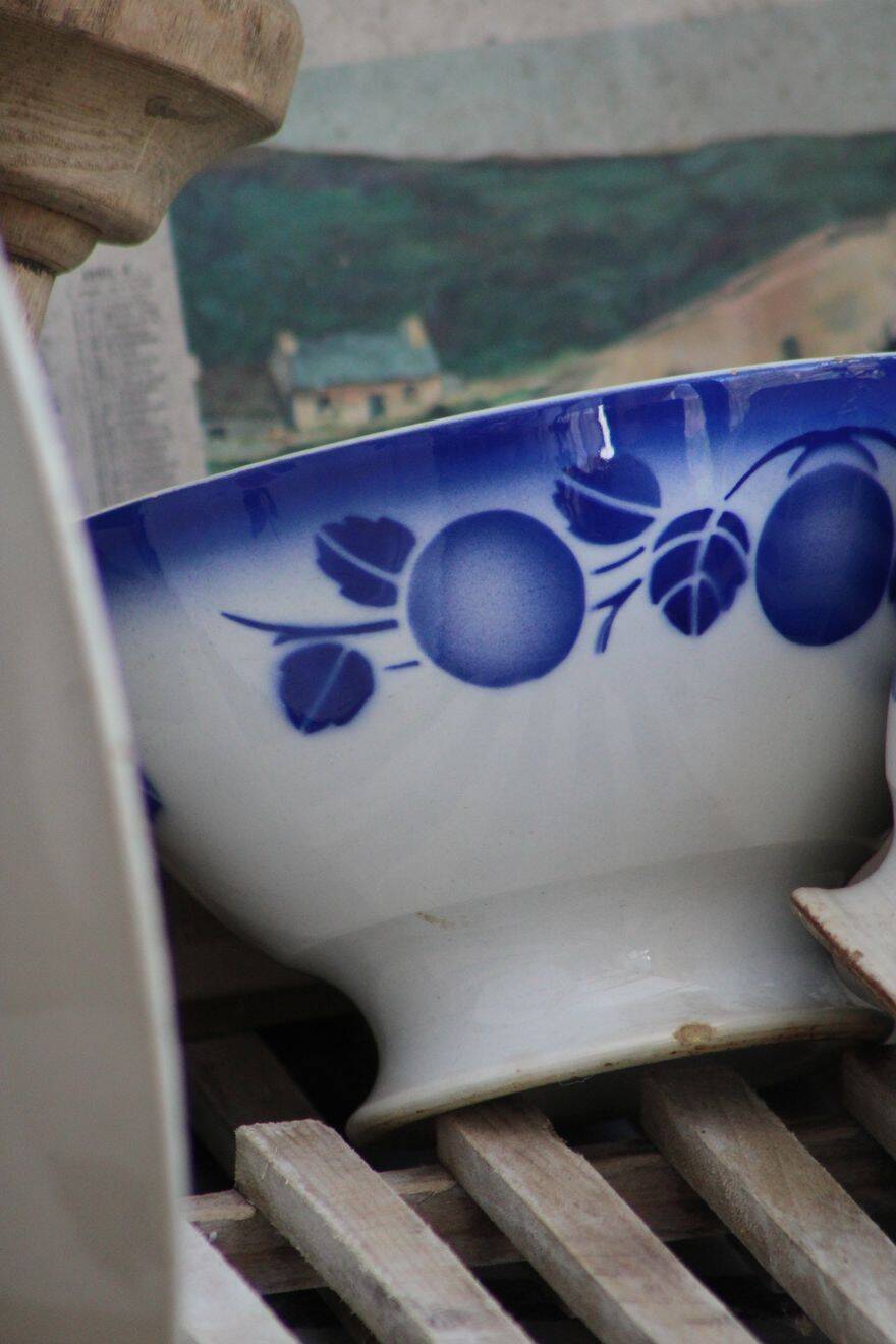 Set of 2 antique ceramic bowls