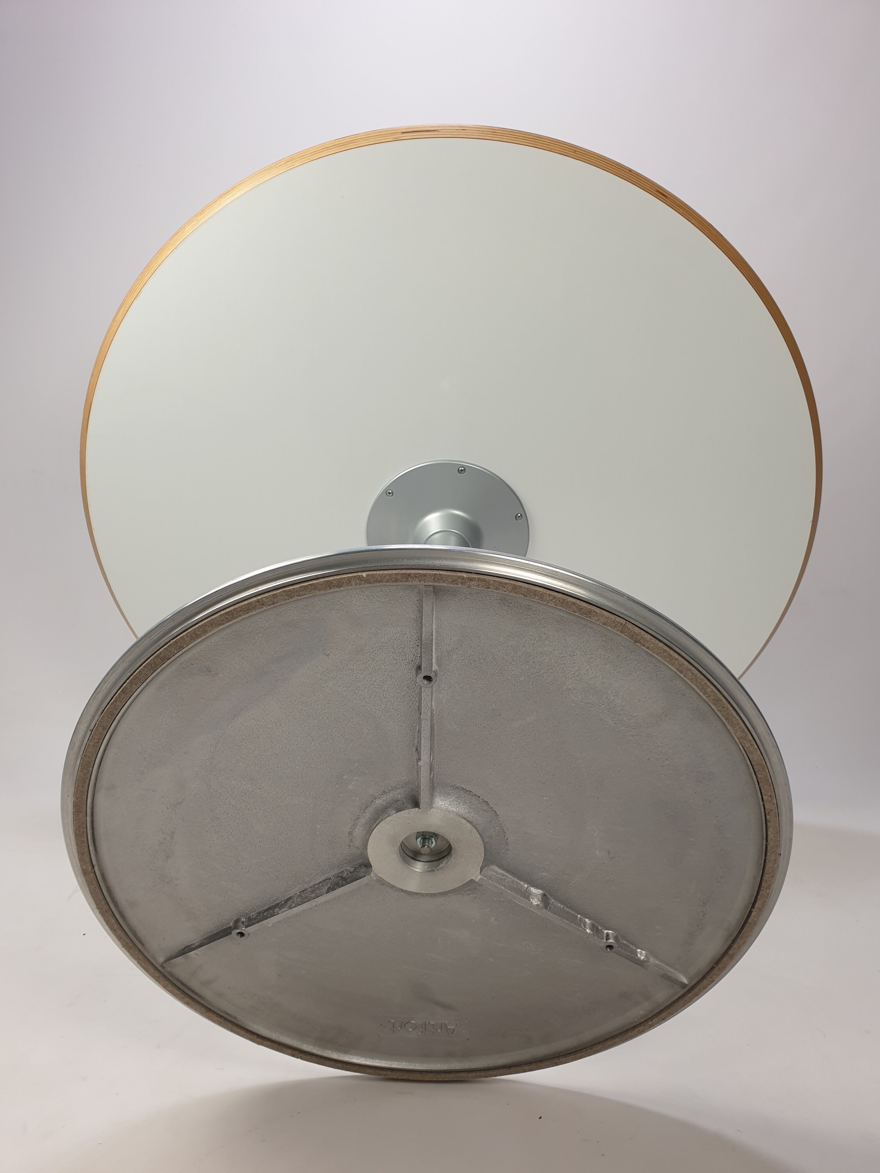 Round dining Table by Pierre Paulin for Artifort, 1980s