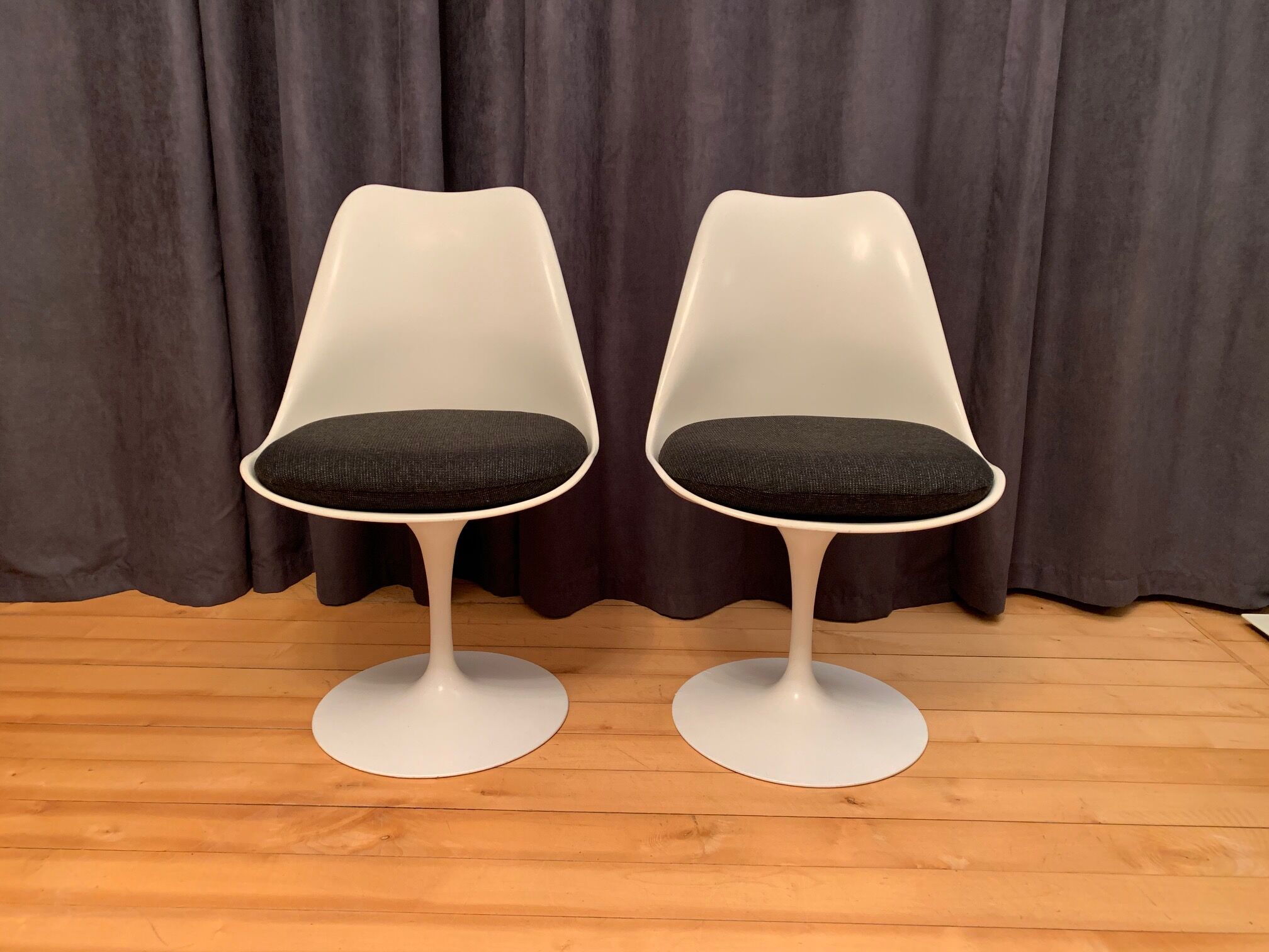 Paire de chaises Tulip modèle 151 conçue par Eero Saarinen, Knoll International, années 1950