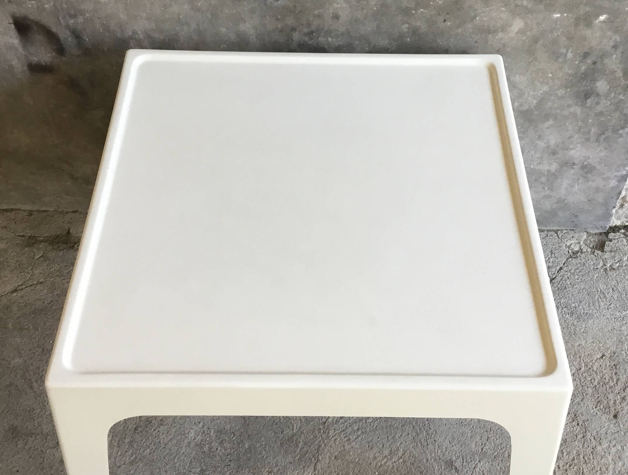 Table à manger carrée en fibre de verre - design space-age 1960