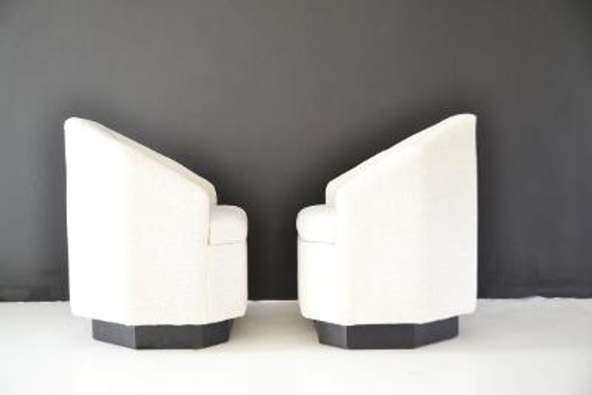 Paire de fauteuils forme hexagonale année 70