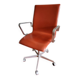 Oxford armchair by Fritz Hansen in walnut leather