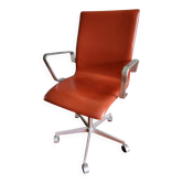 Oxford armchair by Fritz Hansen in walnut leather