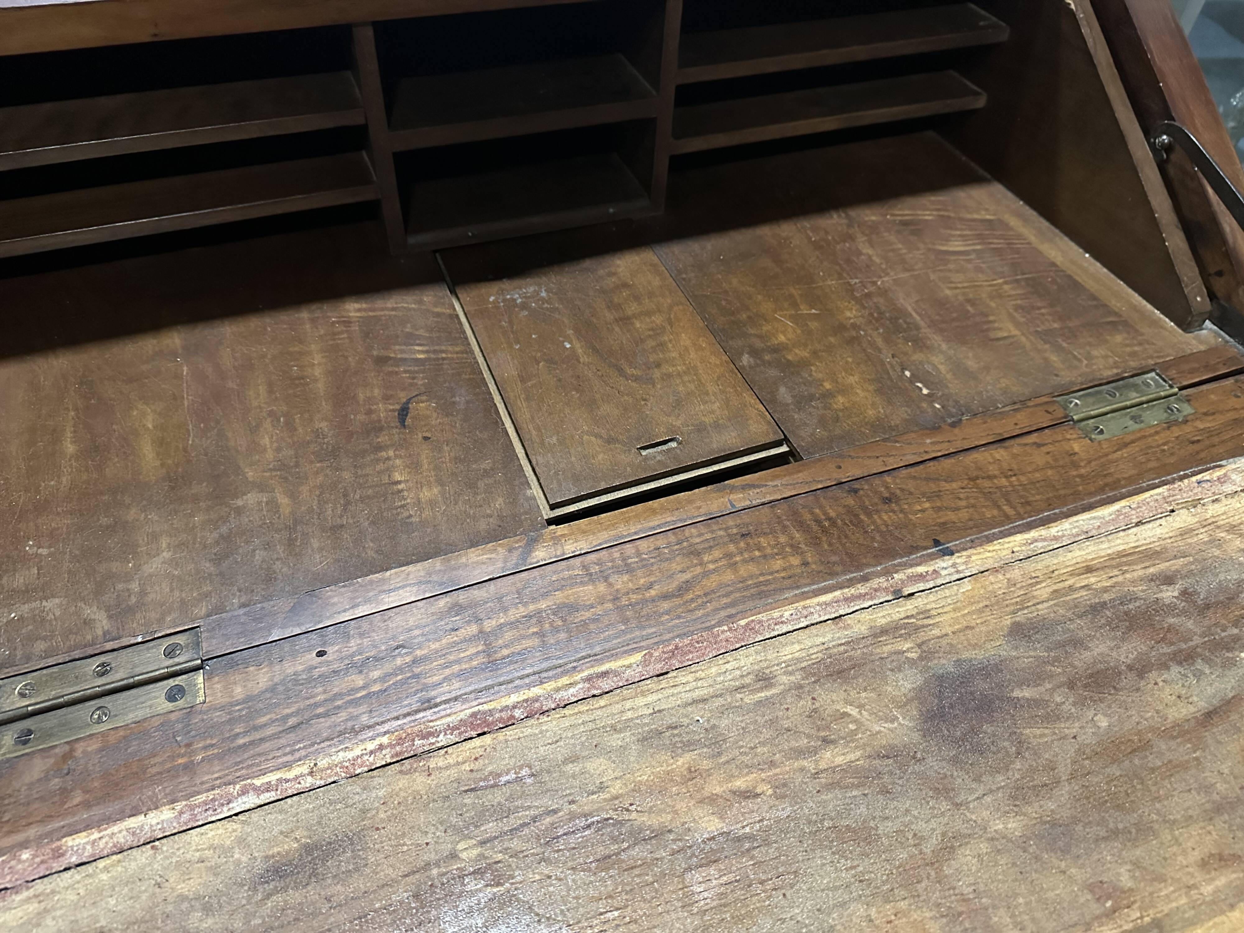 Bureau à pente