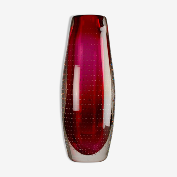 Vase with air bubble design by Eystein Sandnes