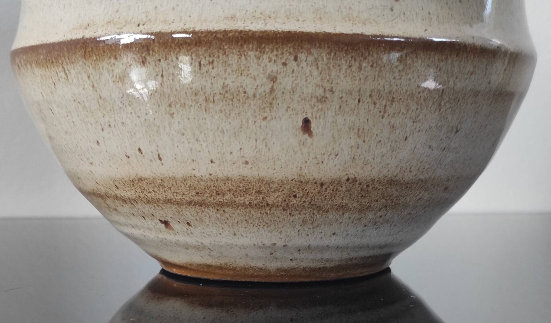 Vintage cache-pot in glazed stoneware