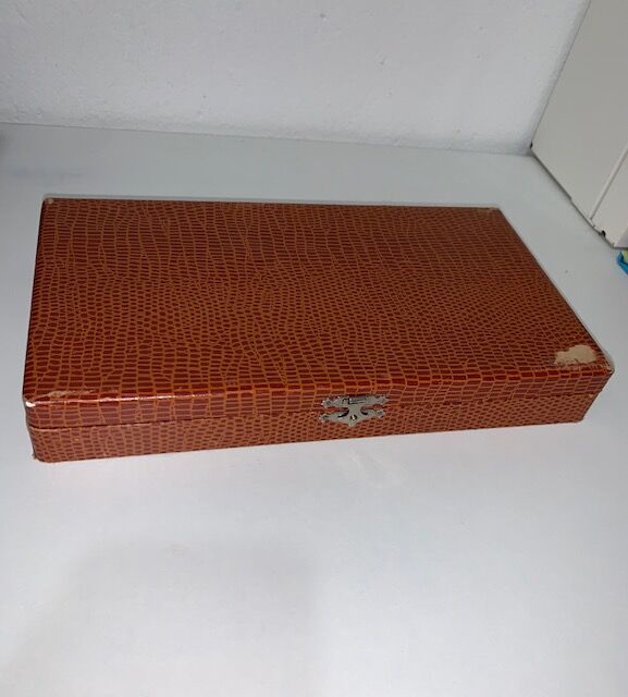 Box of 12 stainless steel table knives