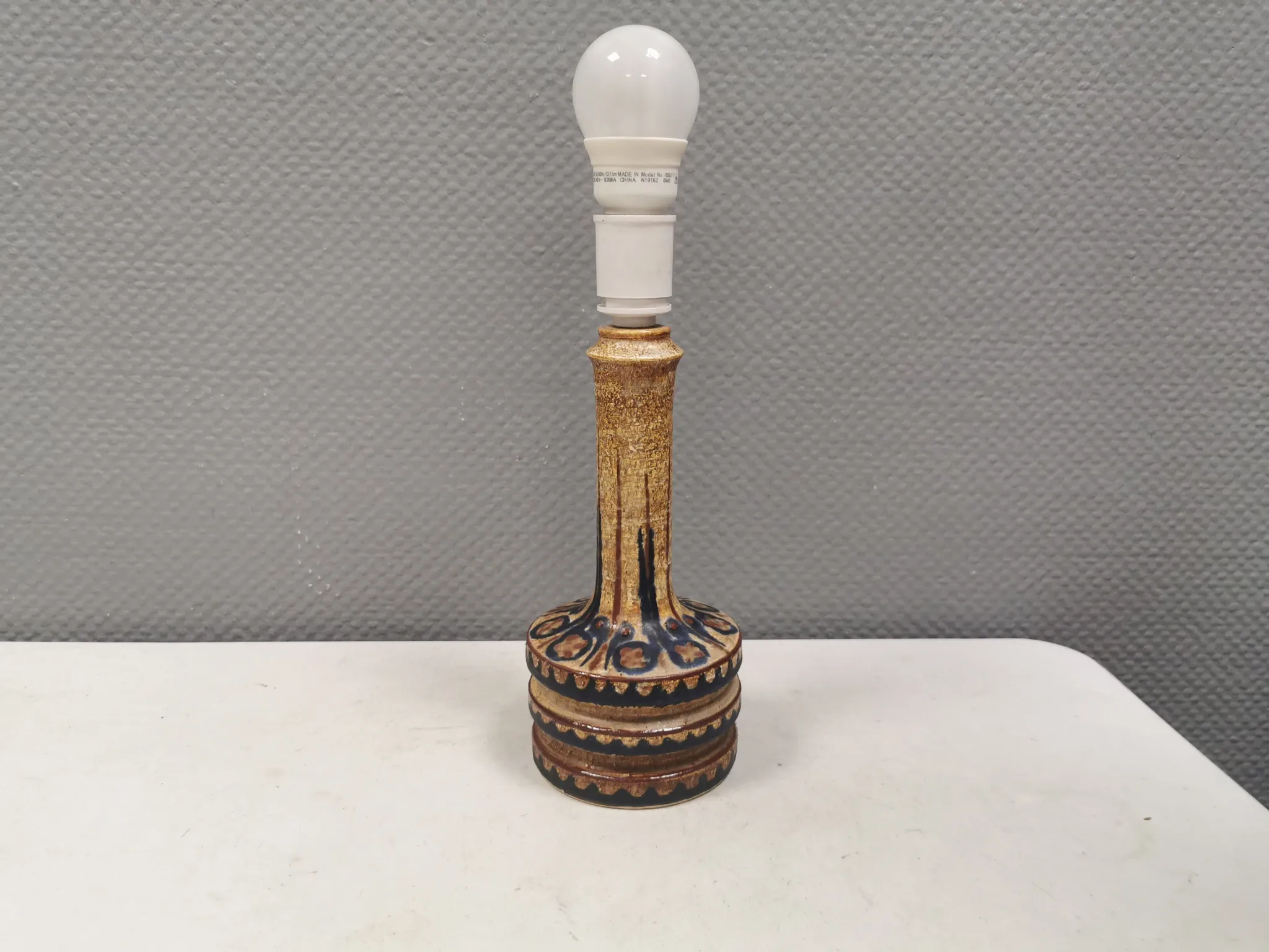 Ceramic table lamp from the 1970s–80s, by Jette Hellerøe for Axella Denmark