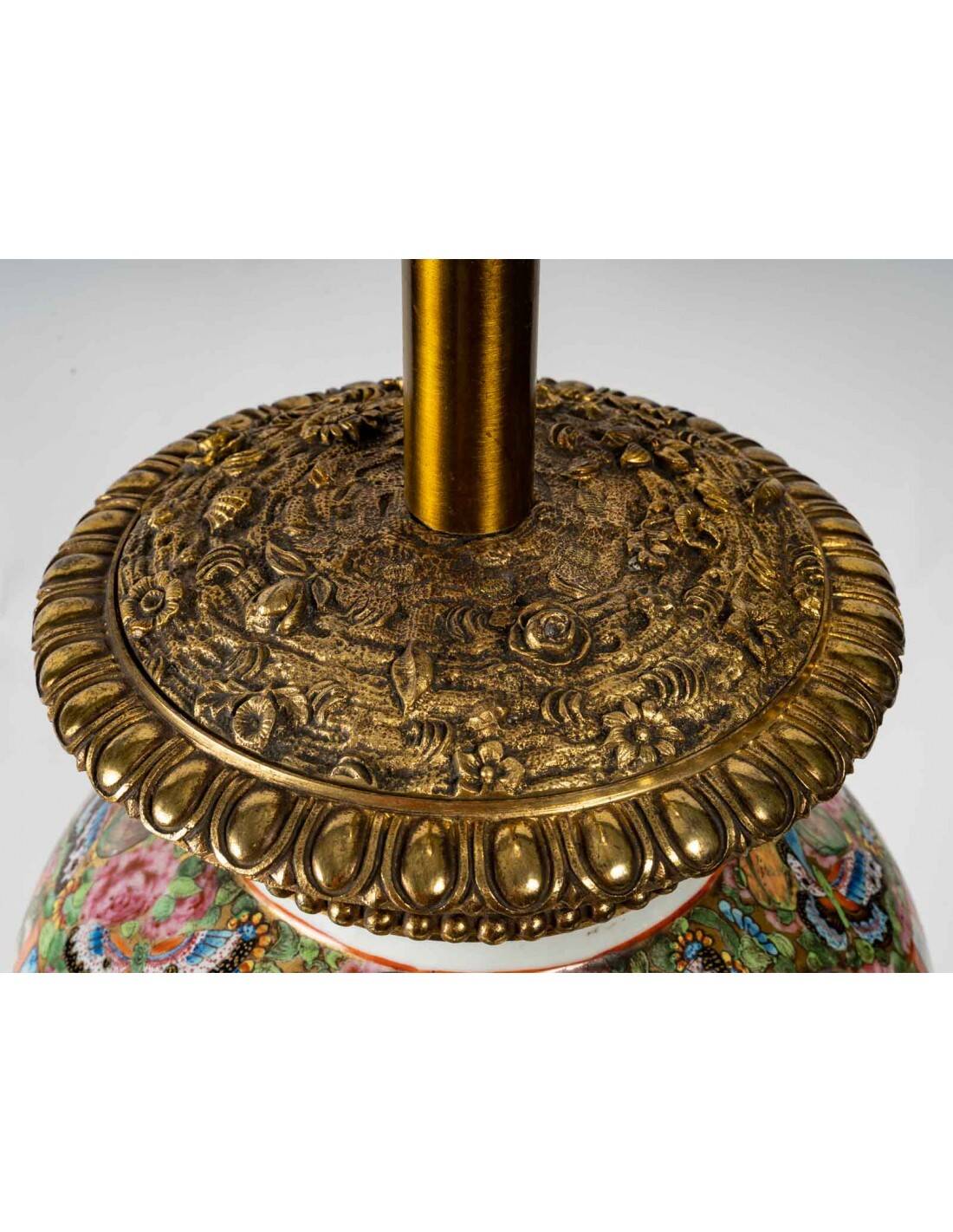 Very important Satsuma porcelain lamp