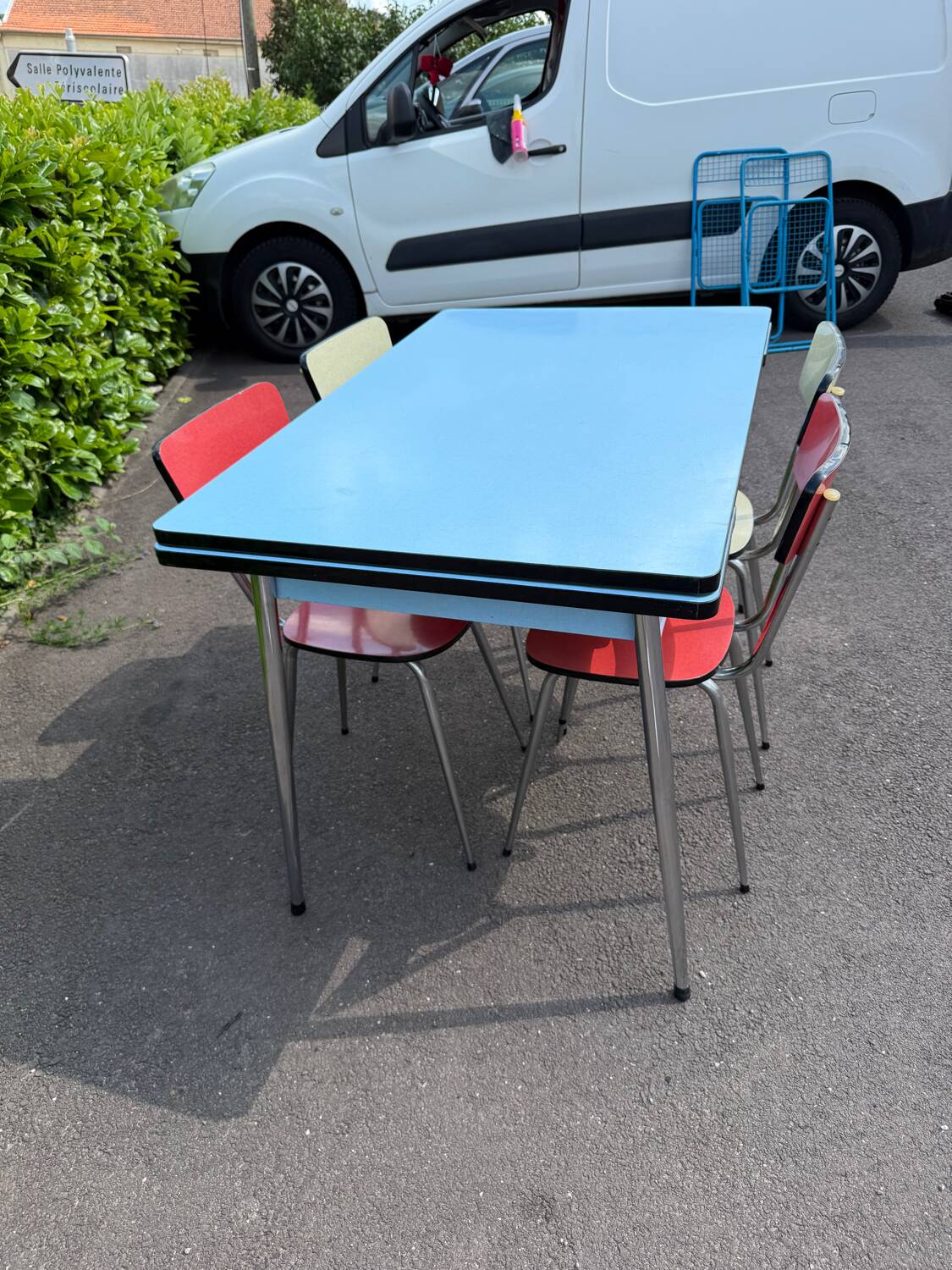 Vintage 70s Formica chair with table