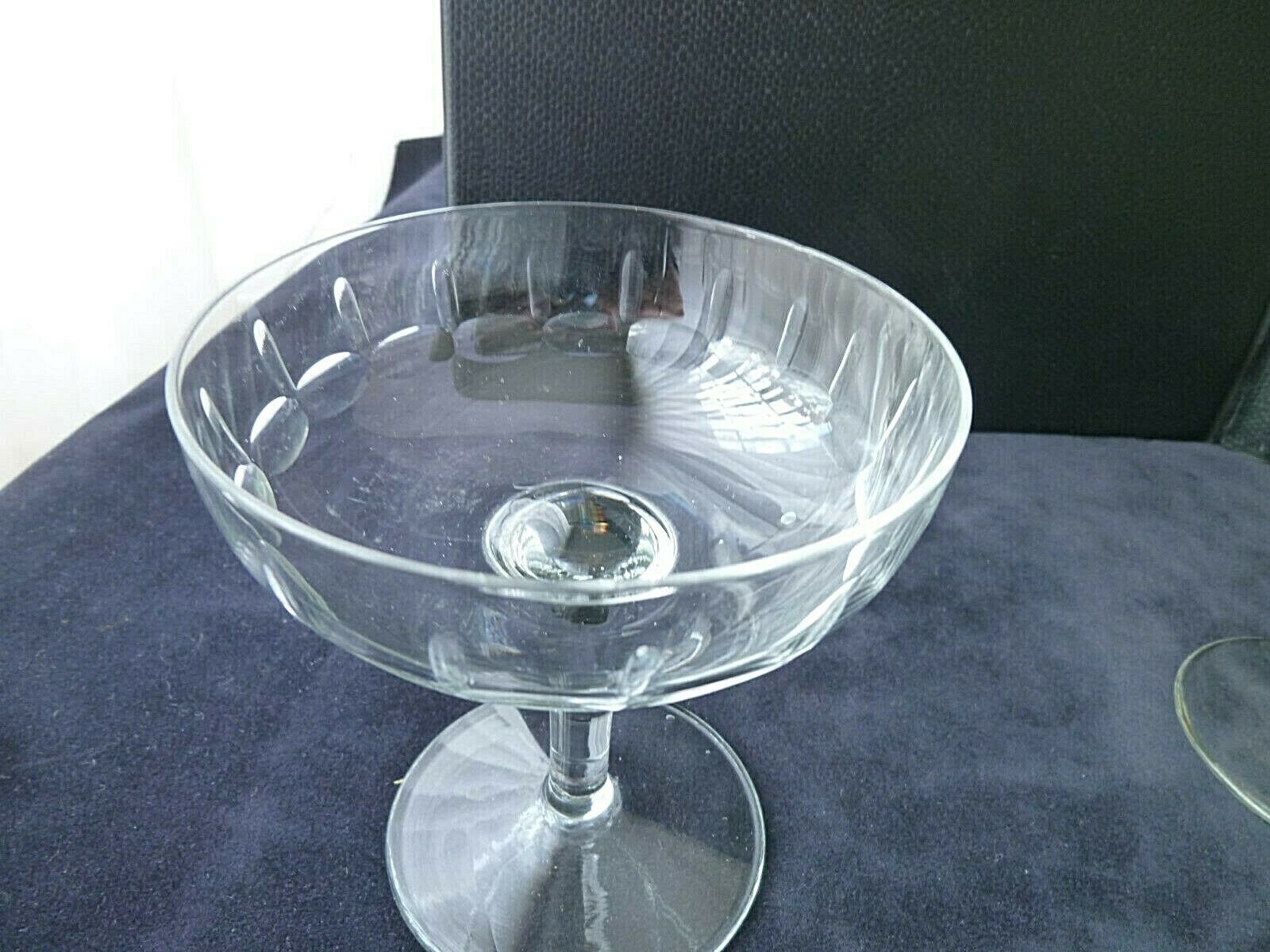 Set of 6 pretty champagne glasses made of grinded glass