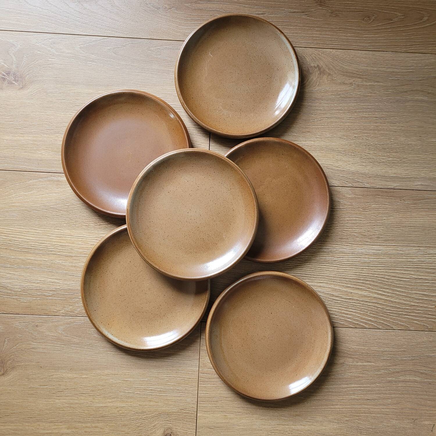 Stoneware dessert plates