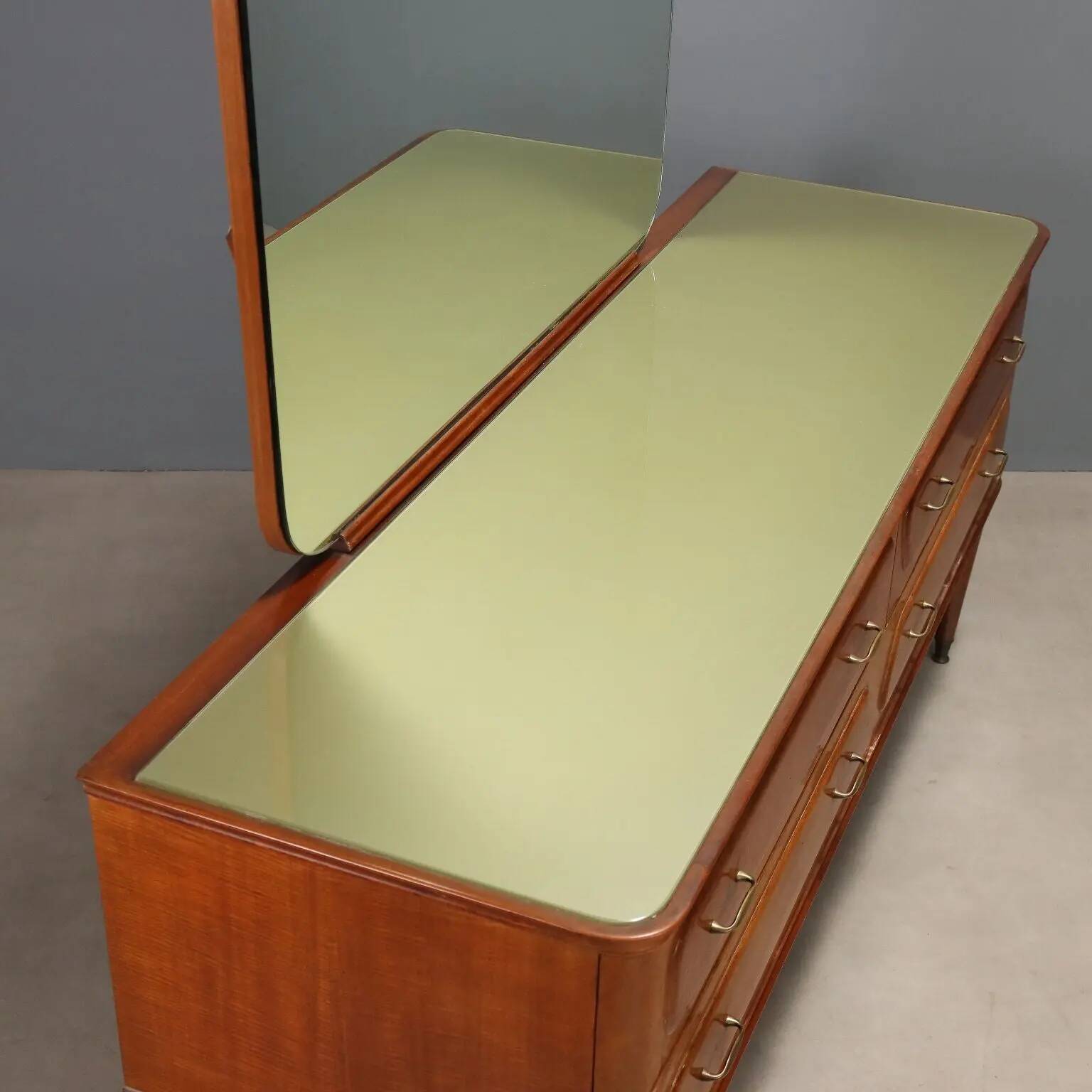 Vintage mahogany veneer chest of drawers design 1950s-1960s