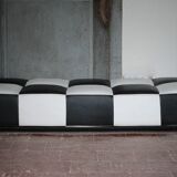 Banquette Roche Bobois cuir damier noir et blanc, banquette basse
