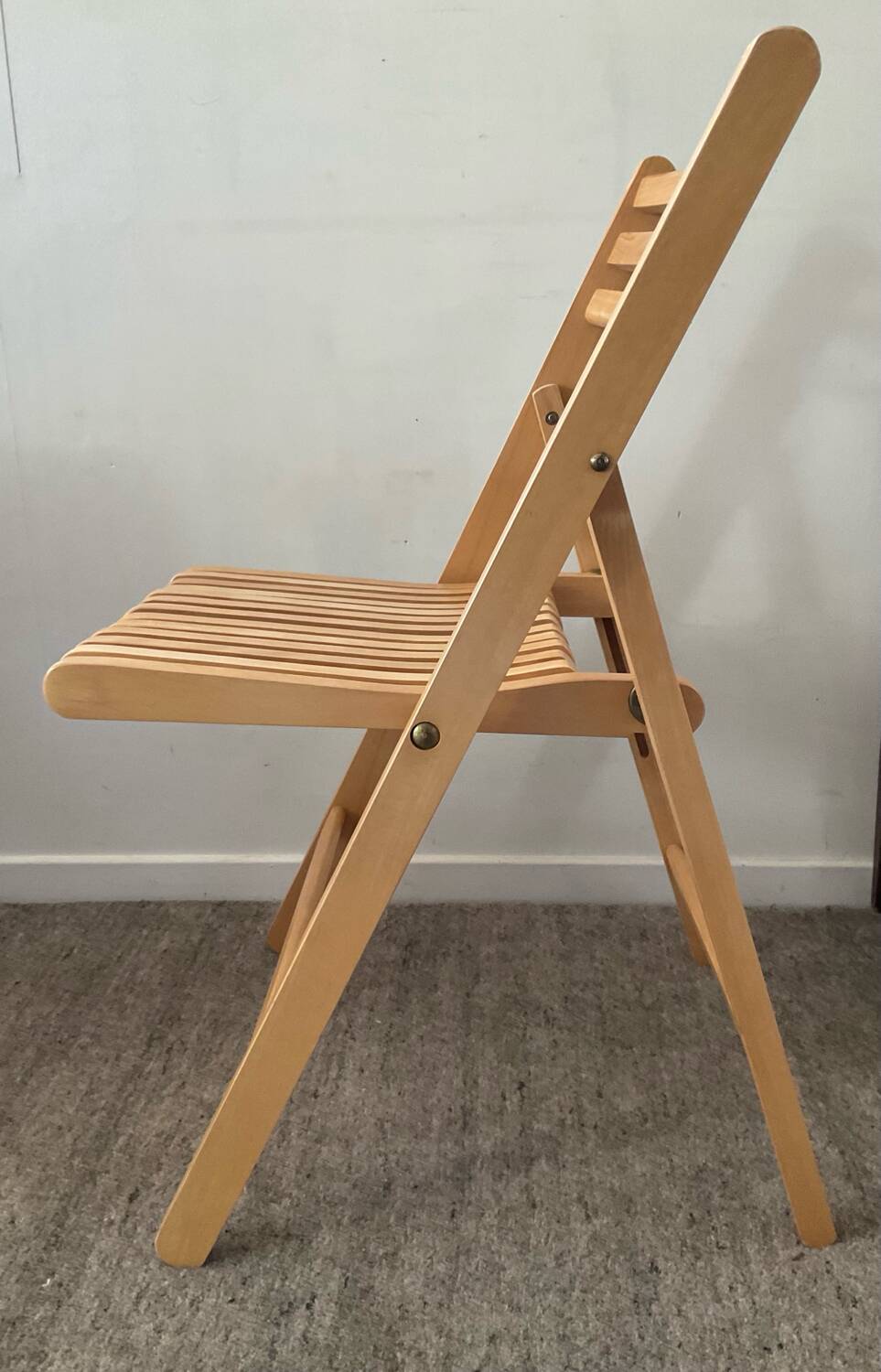 Vintage folding chair in solid beech