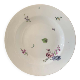 Assiette en porcelaine de chine de la compagnie indienne du 18ème siècle