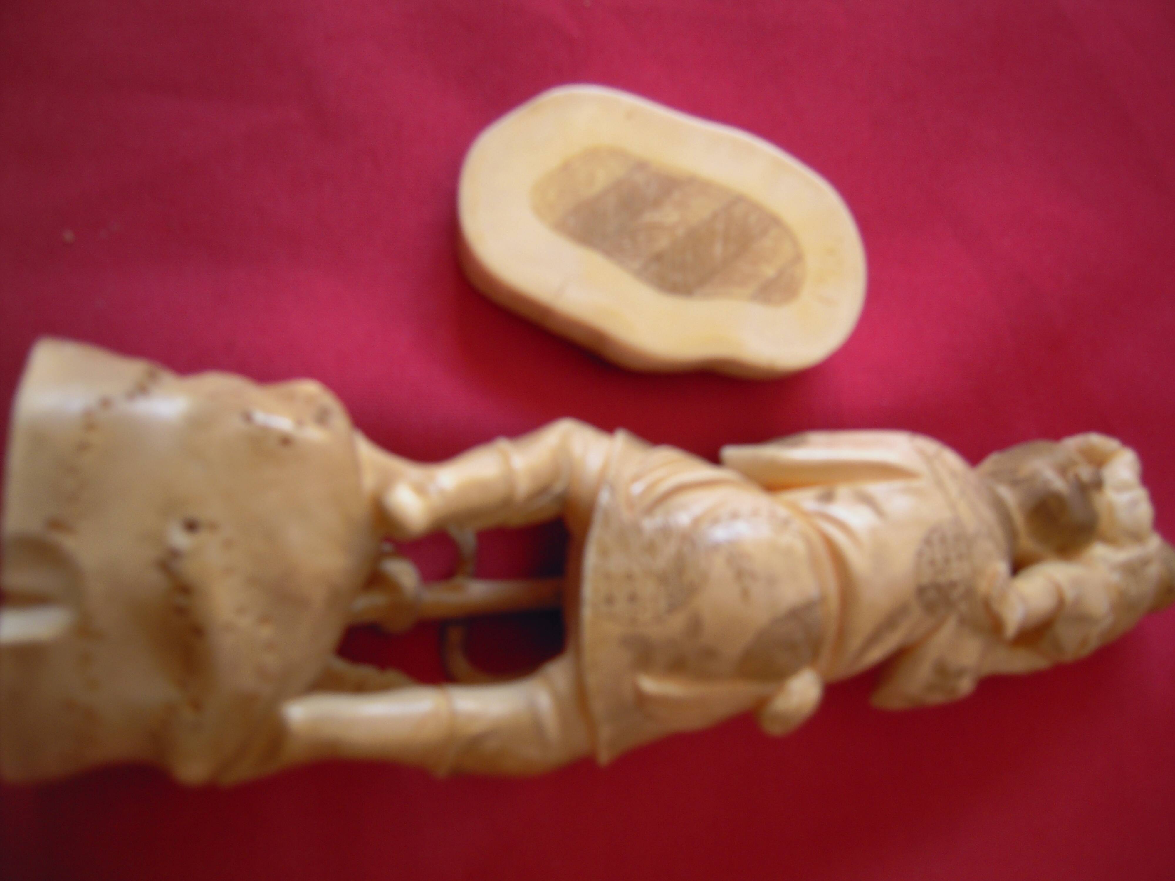 OKIMONO IN CARVED IVORY MEIJI PERIOD (1868 - 1912) FROM JAPAN.