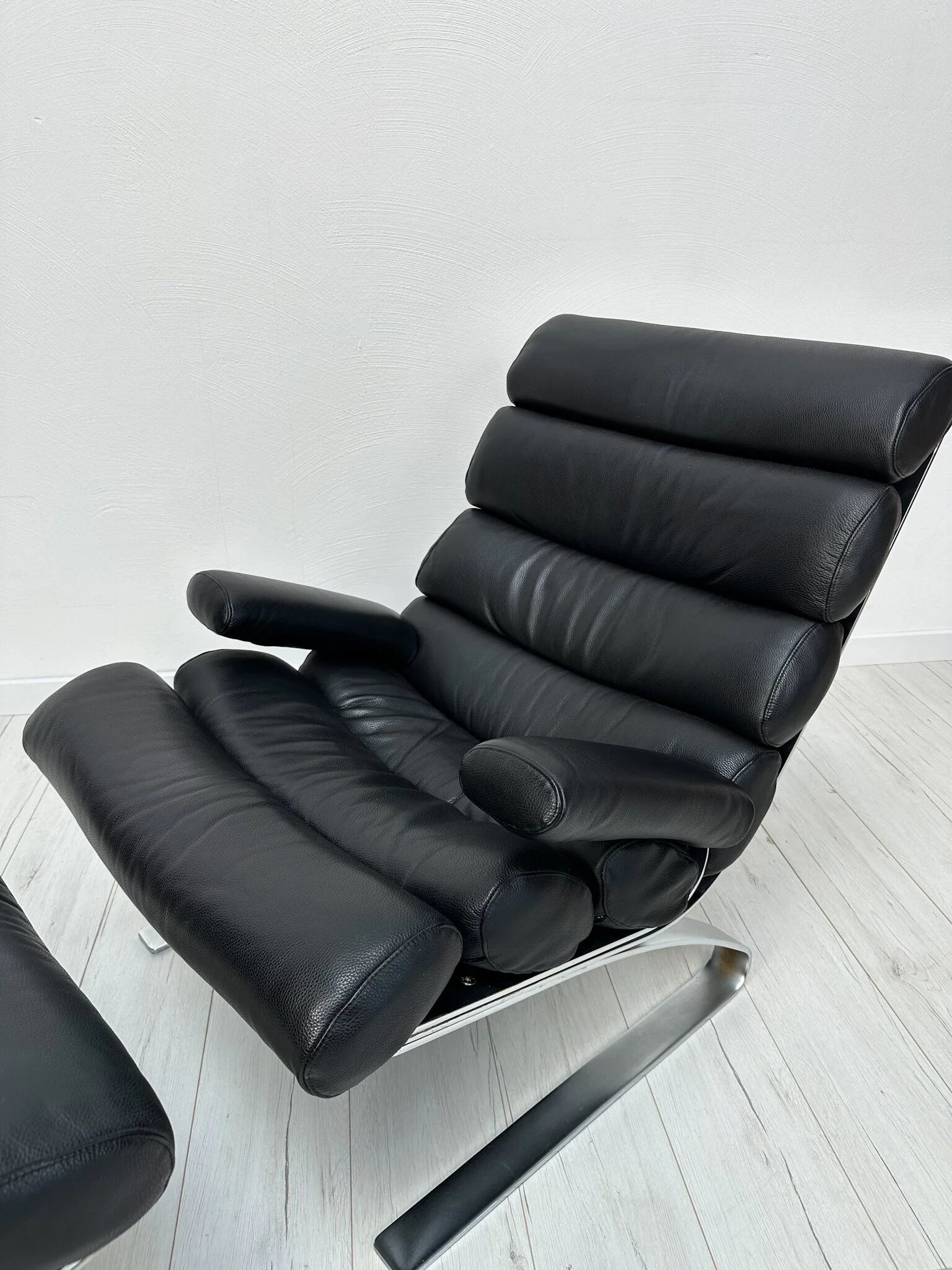 COR Sinus Black Leather Lounge Chair with Ottoman
