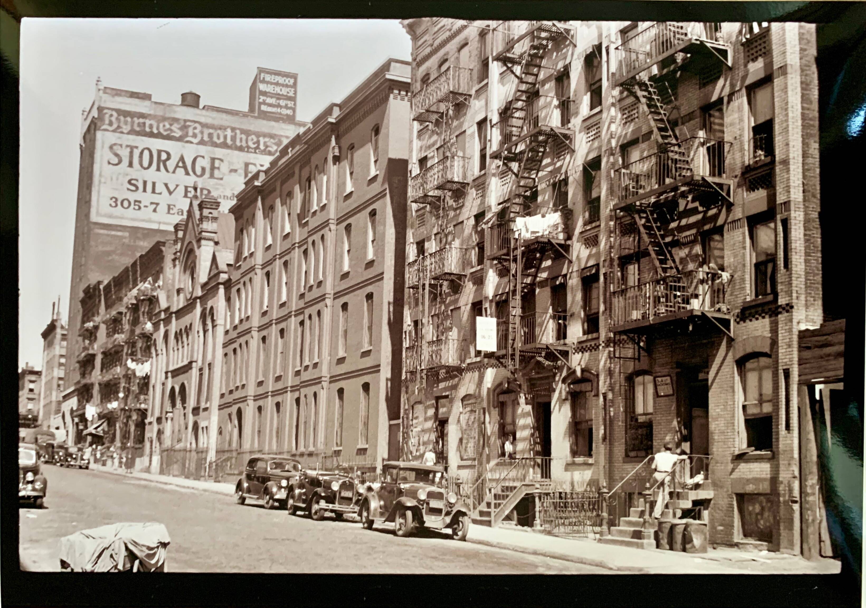 Manhattan Vintage — The raw charm of old New York.