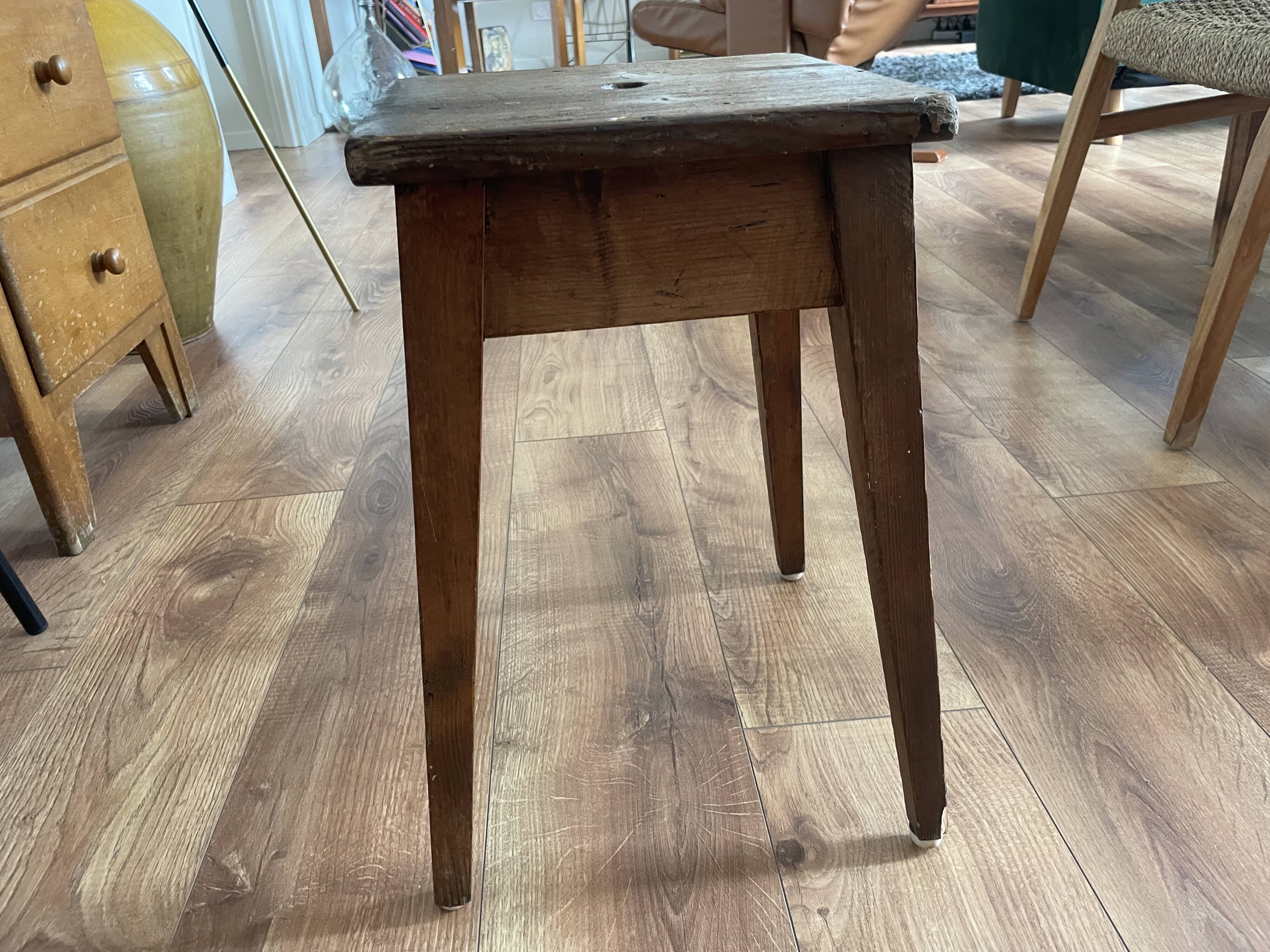 Tabouret ancien