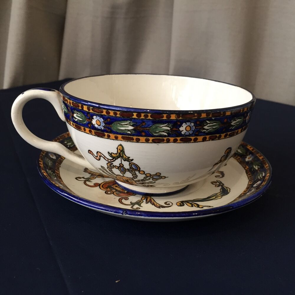 Tasse a the cup with its earthenware sub-cup of gien renaissance model