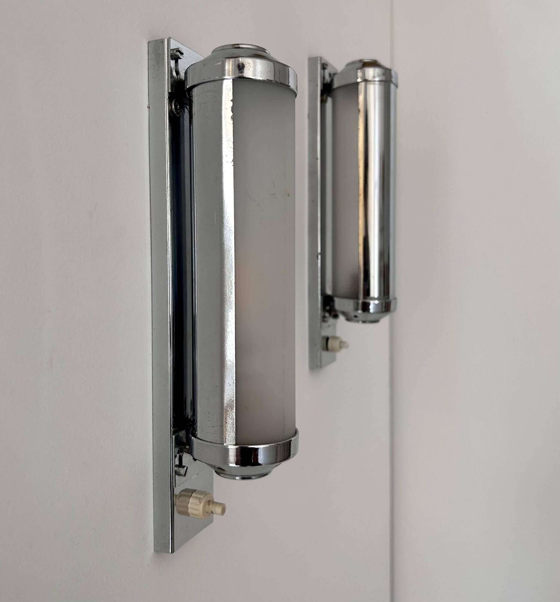 Pair of vintage modernist wall lights, chrome and sandblasted glass, France 1930
