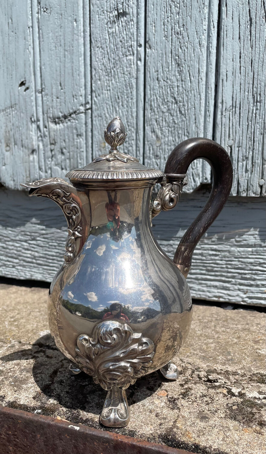 Silver coffee maker Paris