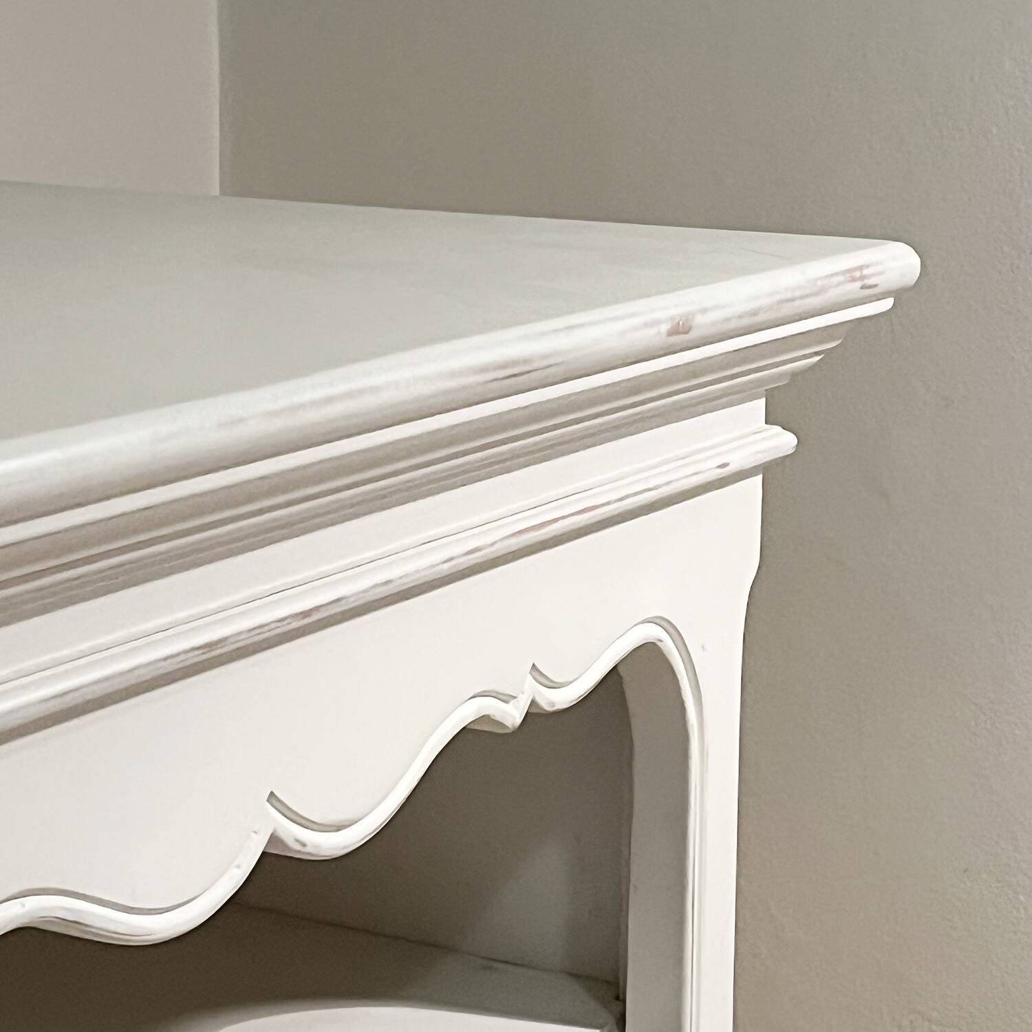 Small chest of drawers storage unit