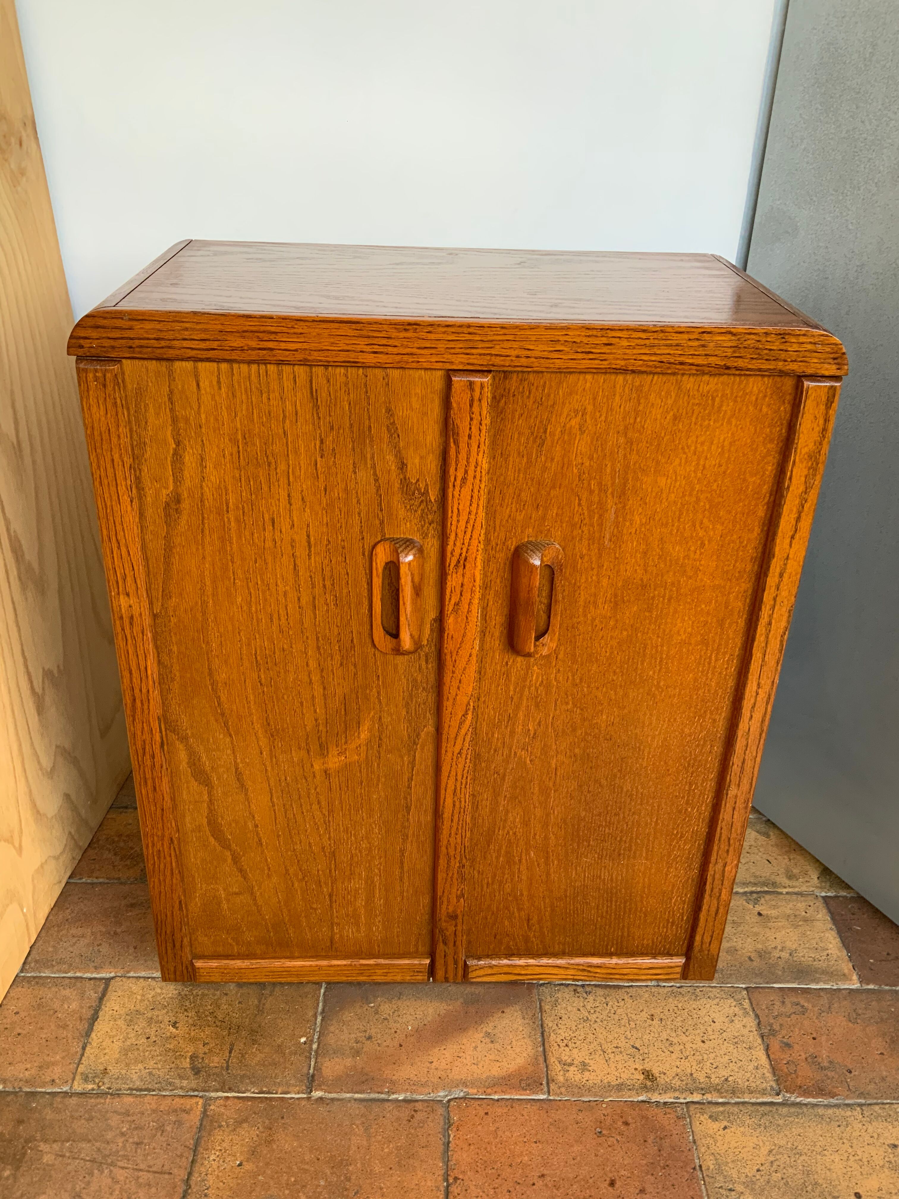 Cabinet with lockers