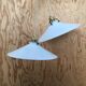Paire de suspensions vintage en opaline blanche