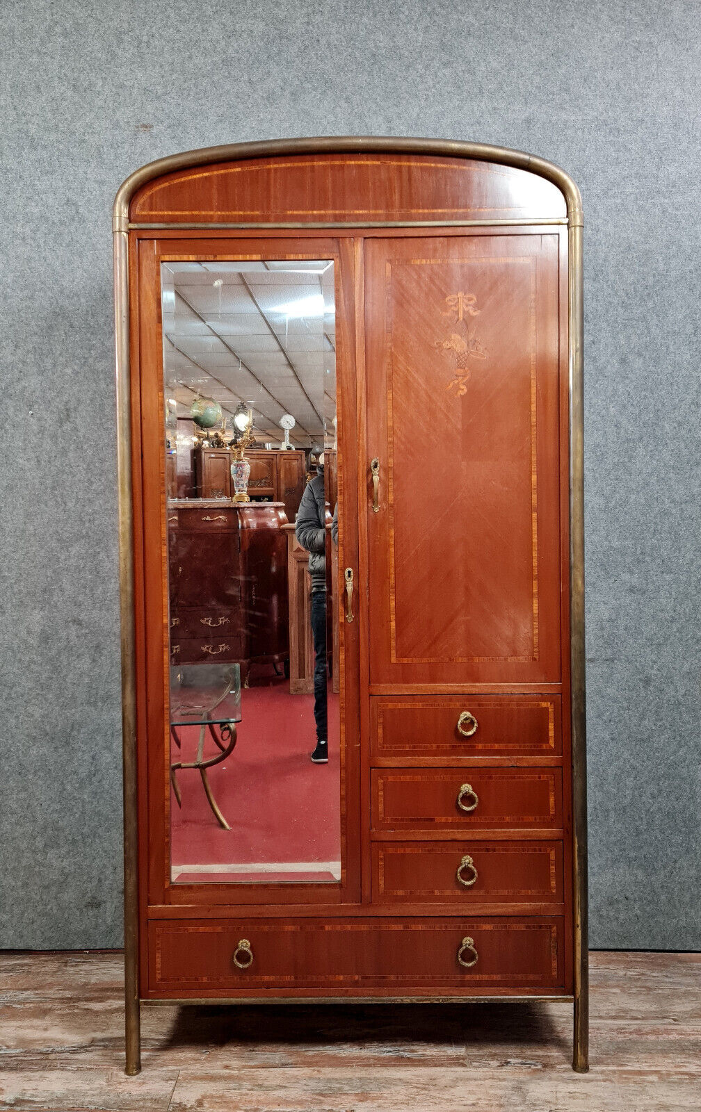 Art Deco period wardrobe in mahogany and marquetry around 1920-1925