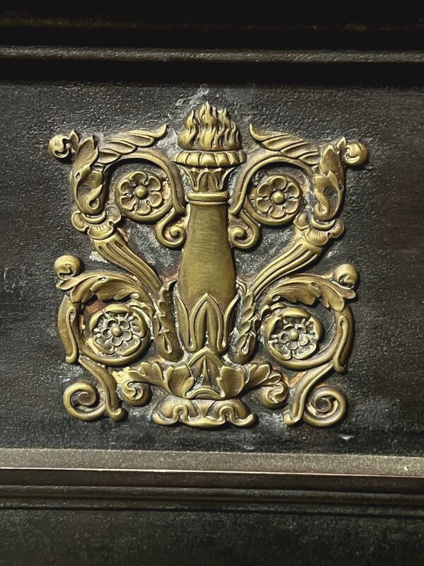 Poêle de style Empire.