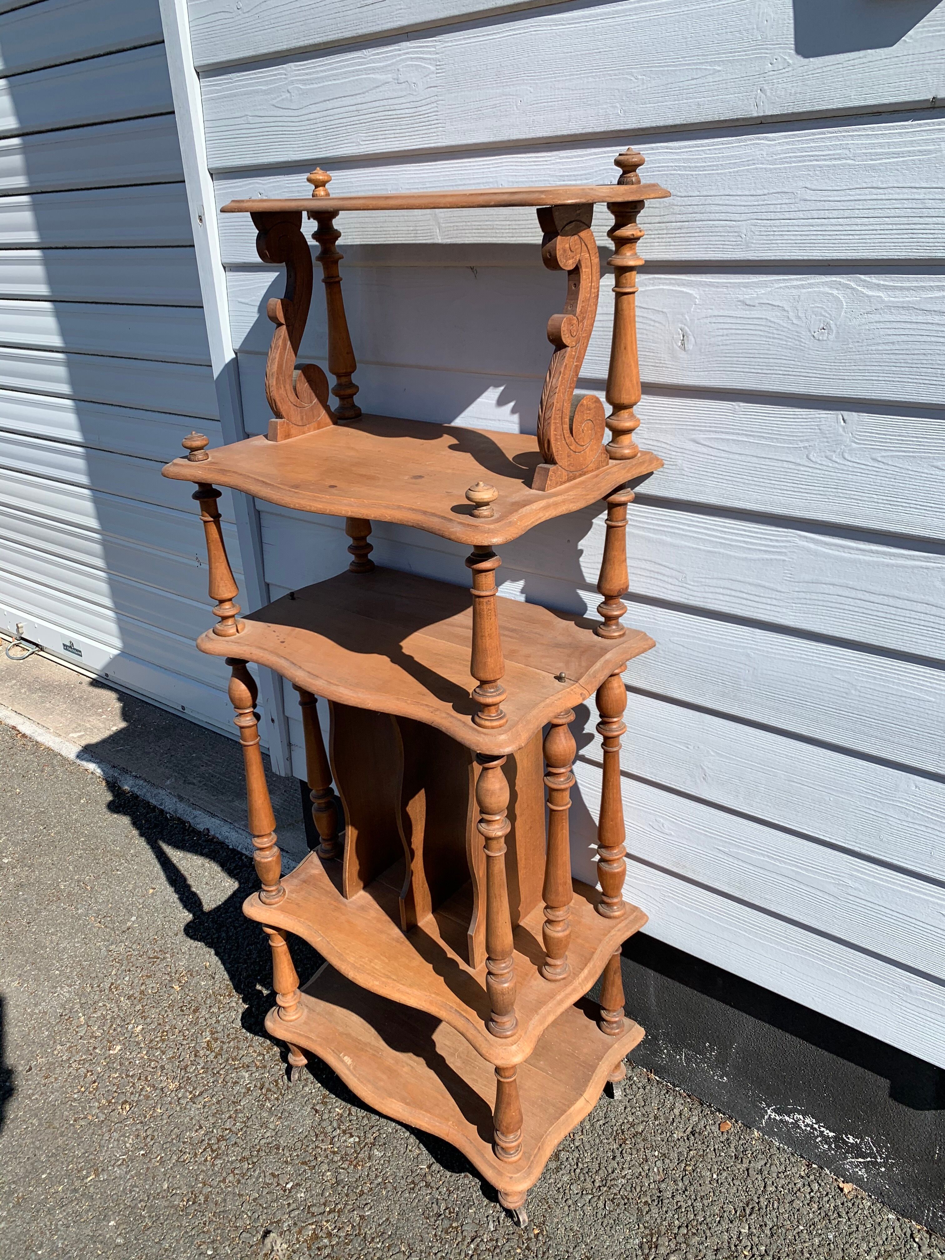 Sheet metal furniture, music