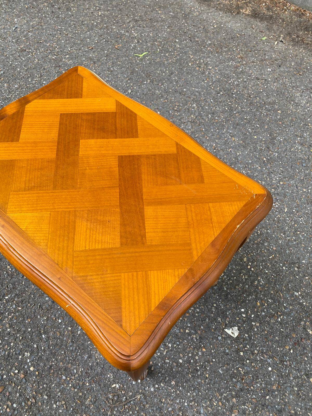 Louis XV coffee table in solid wood and marquetry