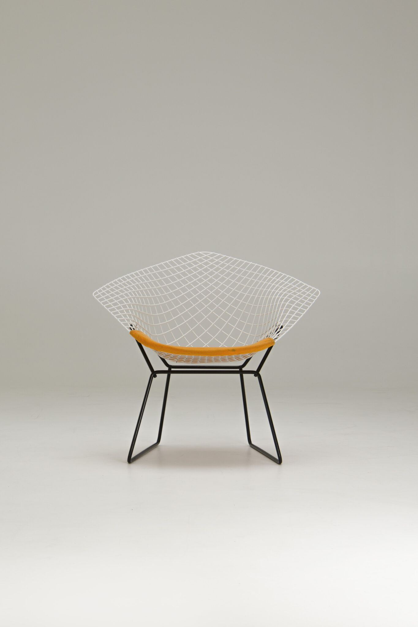 Diamond chair - yellow seatpad