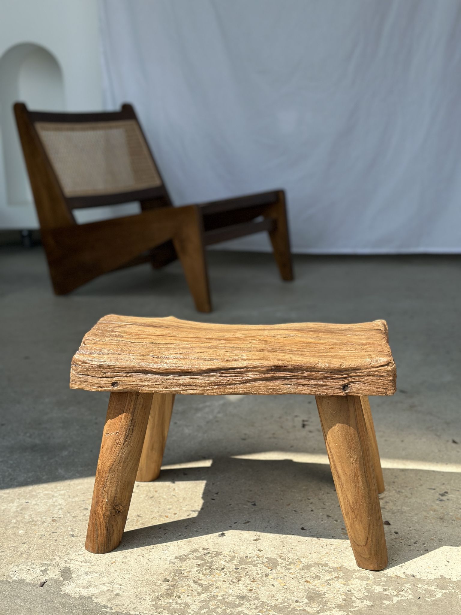 Table d'appoint ou tabouret en teck blond quadripode H:30 L43 l27
